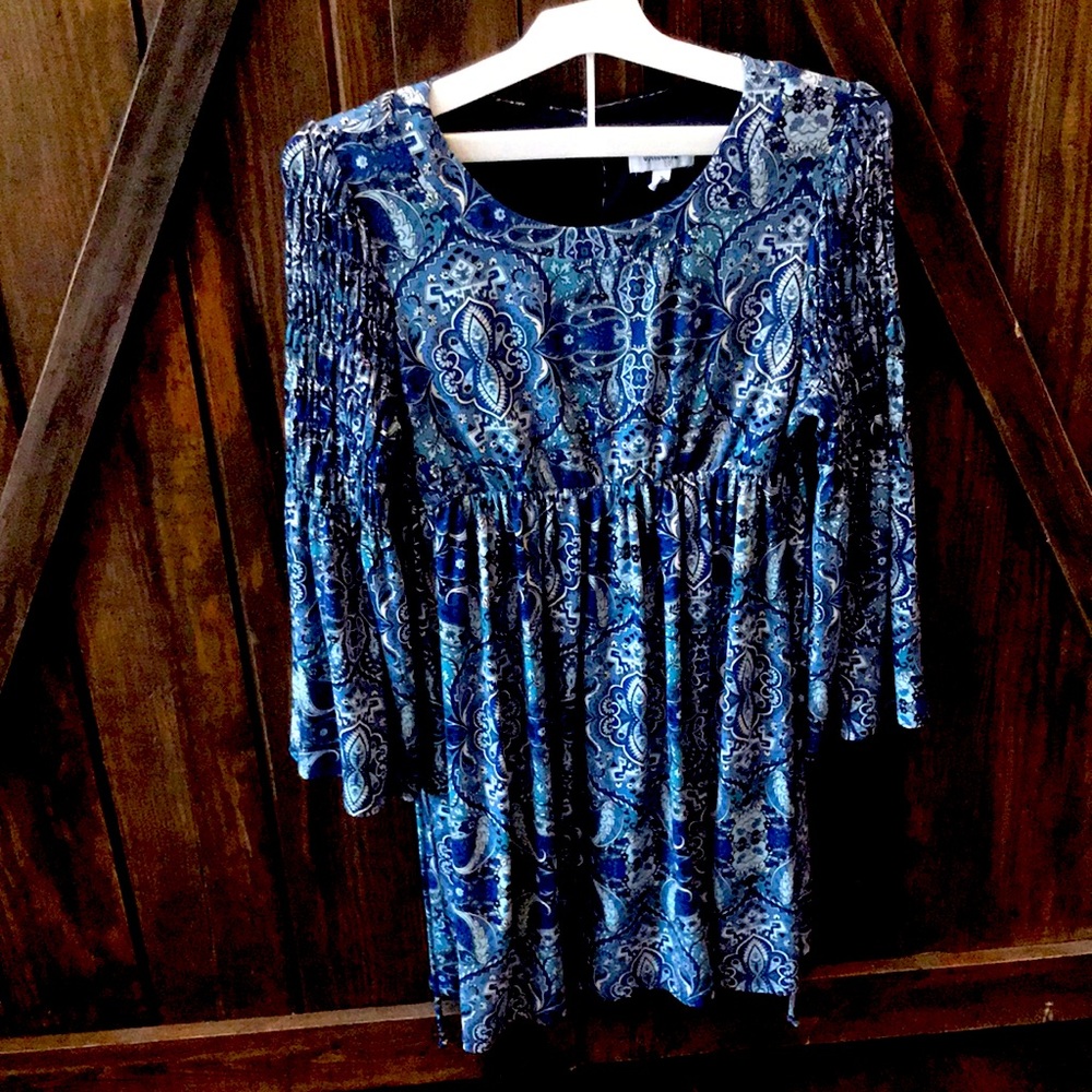 A beautiful blue design dress